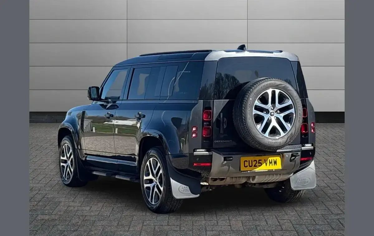 Used Land Rover Defender HSE Dynamic 344 HP (253 kW) 2025 Grey SUV