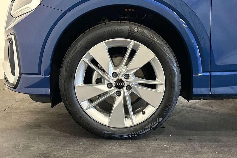 Used Audi Q2 S-Line 113 HP (83 kW) 2025 Blue SUV