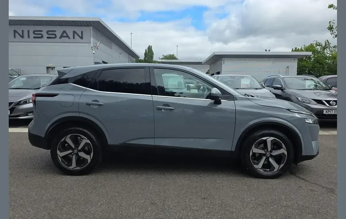 Used Nissan Qashqai N-Connecta 138 HP (101 kW) 2022 Grey SUV