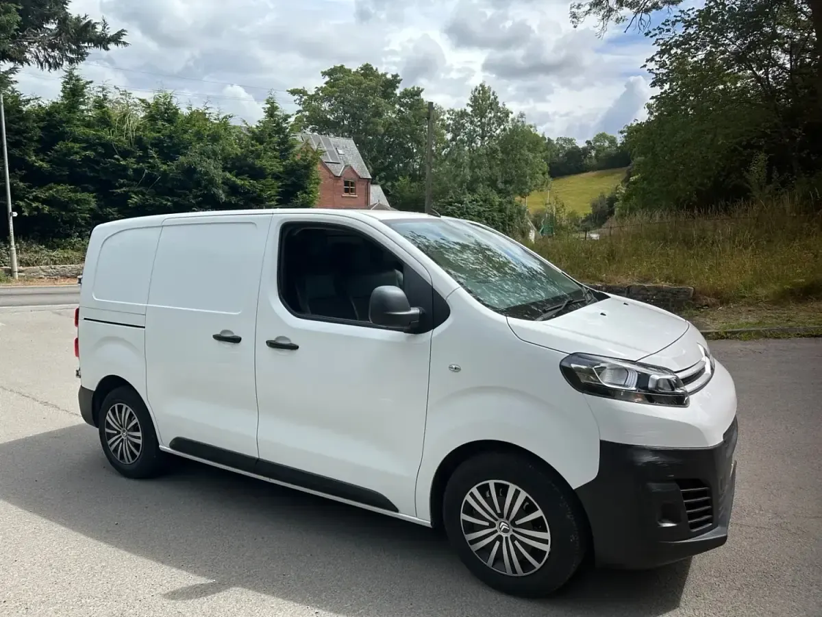 Begagnad Citroën Dispatch 2019 Vit Minibuss