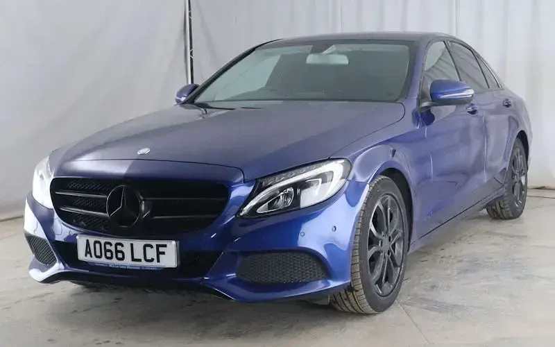 Used Mercedes C200 184 HP (135 kW) 2016 Blue Sedan
