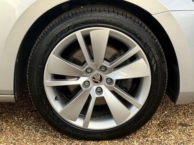 Used Skoda Superb SE L 150 HP (110 kW) 2019 Silver Estate
