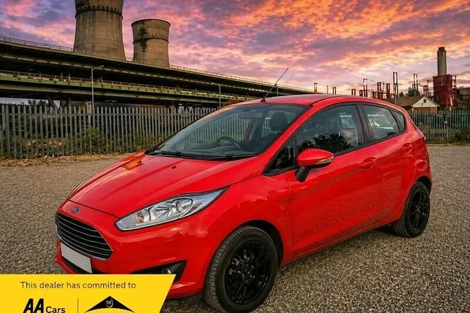 Usado Ford Fiesta Zetec 2014 Vermelho Citadino