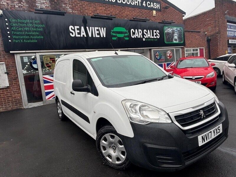 White Used 2017 Peugeot Partner MPV | £5,595 (Fair price) - Image 1/4
