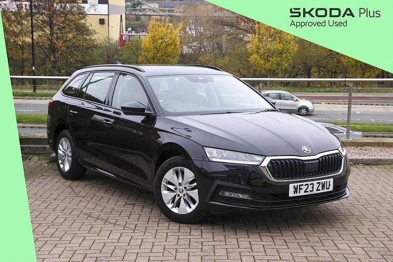 Black magic pearl effect Used 2023 Skoda Octavia SE Technology Estate | £16,550 (Fair price) - Image 1/4