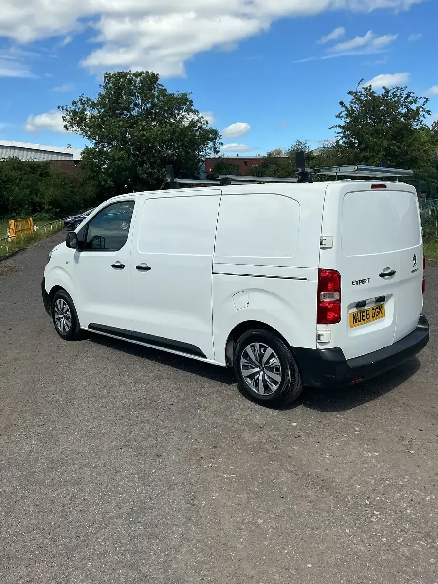Used Peugeot Expert 2018 White Van