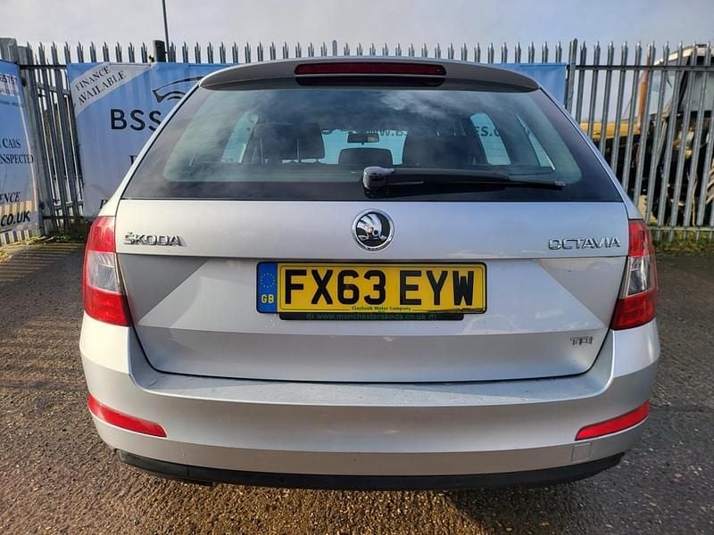 Used Skoda Octavia SE 105 HP (77 kW) 2013 Silver Estate
