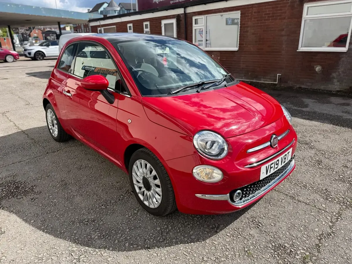 Used Fiat 500 Lounge 69 HP (50 kW) 2019 Red Hatchback