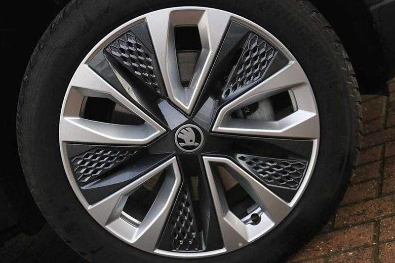 New Skoda Karoq SE L 150 HP (110 kW) 2025 Black magic pearl effect SUV