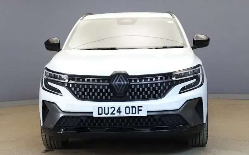 Used Renault Austral Techno Esprit Alpine 200 HP (147 kW) 2024 White SUV