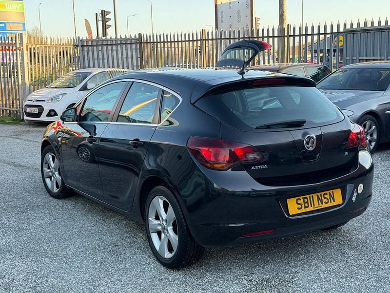 Used Vauxhall Astra SRi 115 HP (84 kW) 2011 Black Hatchback