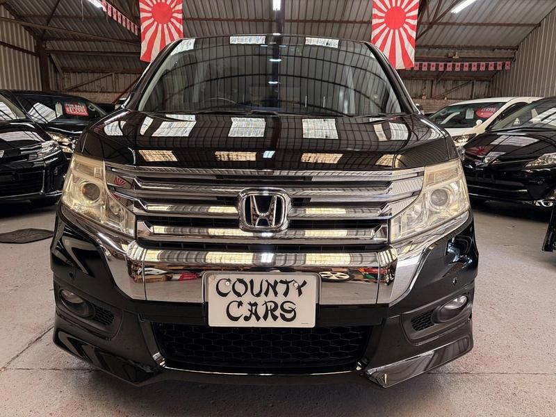 Używany Honda Stepwgn 2013 Czarny Minivan