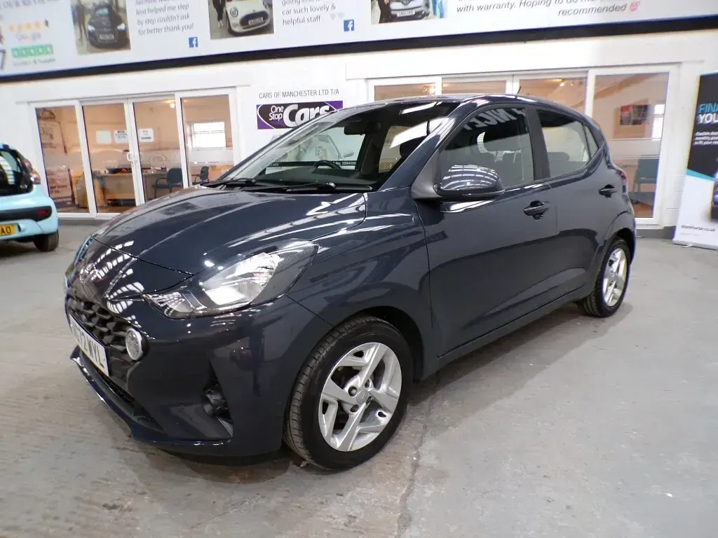 Used Hyundai i10 SE 67 HP (49 kW) 2023 Grey Hatchback