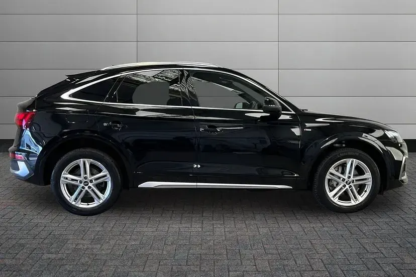 Used Audi Q5 Sportback S-Line 261 HP (191 kW) 2023 Mythos black SUV