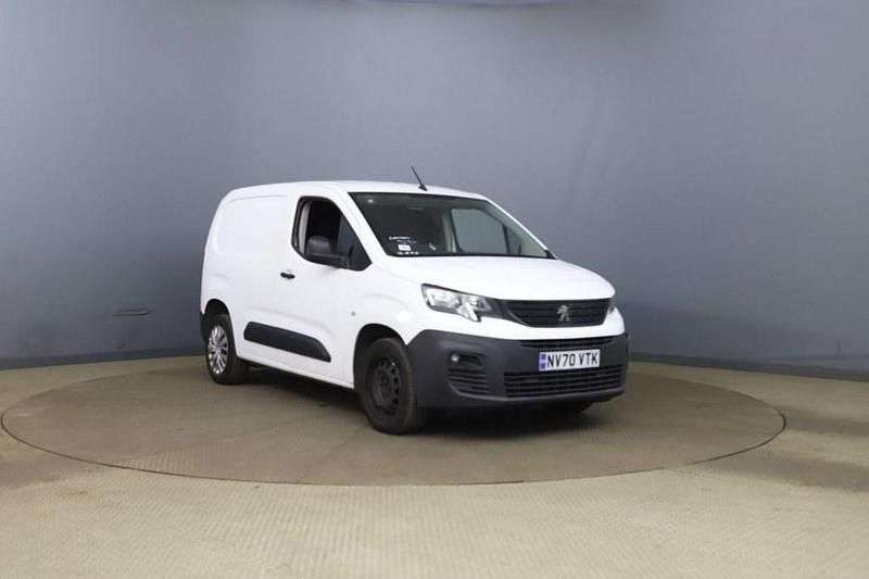 White Used 2021 Peugeot Partner MPV | £6,950 (Super price) - Image 1/4