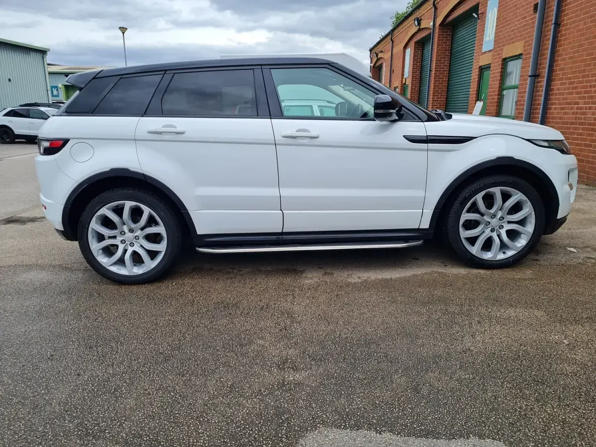 Used Land Rover Range Rover evoque Dynamic 2011 White Estate