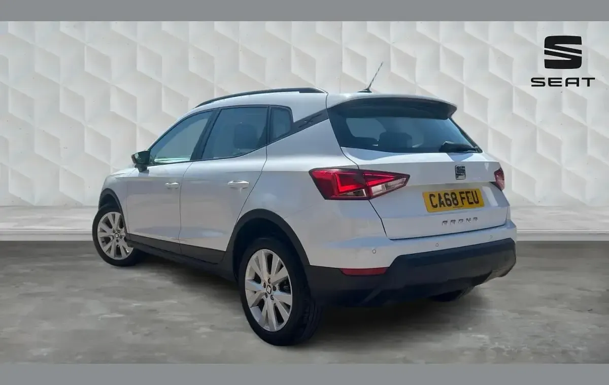 Used Seat Arona SE Technology 115 HP (84 kW) 2018 White SUV