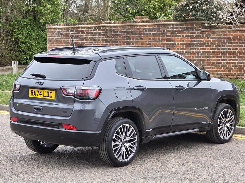 Used Jeep Compass Altitude 128 HP (94 kW) 2024 Grey/black SUV