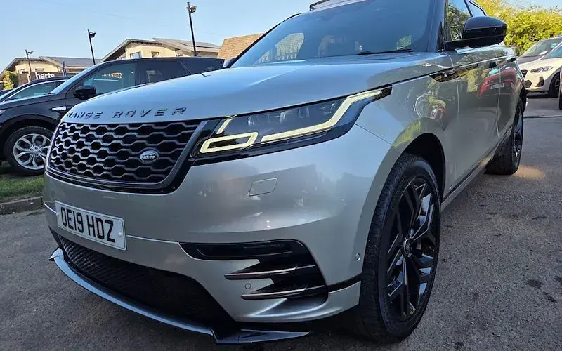 Used Land Rover Range Rover Velar HSE Dynamic 241 HP (177 kW) 2019 Silver SUV