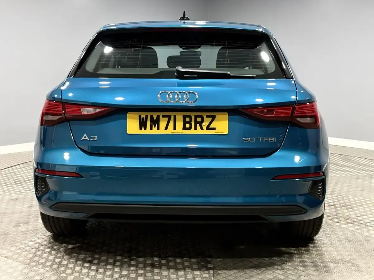 Used Audi A3 Sportback Performance 110 HP (80 kW) 2022 Blue Hatchback