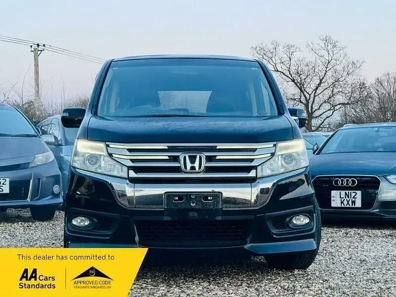 Używany Honda Stepwgn Cool 2014 Czarny Minivan