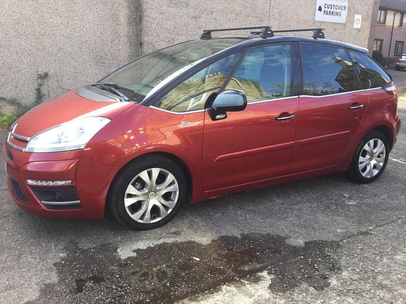 Used Citroën C4 Picasso Platinum 2013 Red MPV