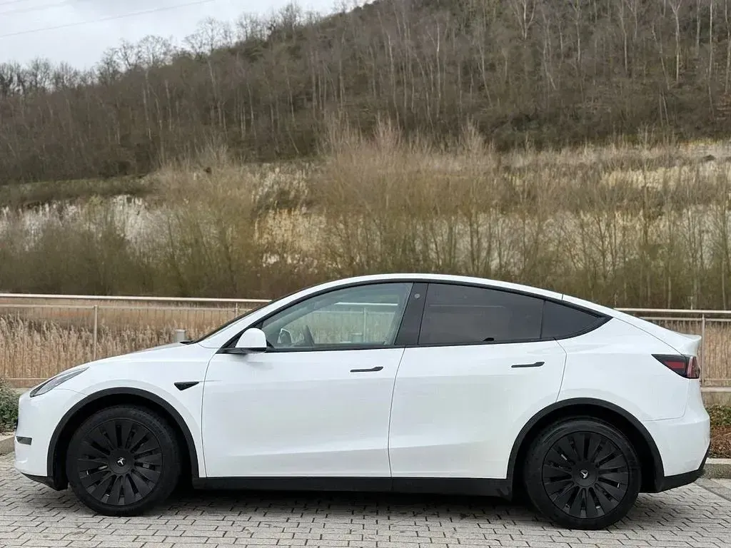 Used Tesla Model Y Long Range AWD 378 kW (514 HP) 2022 White SUV