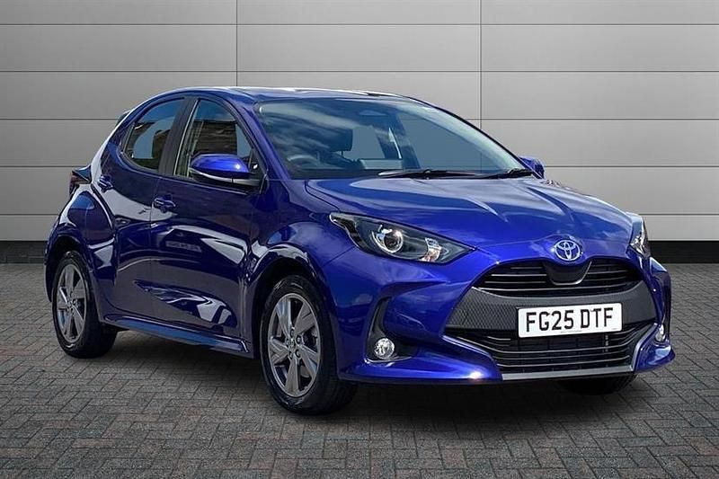 Unknown New 2025 Toyota Yaris Hybrid Design Hatchback | £19,999 (Super price) - Image 1/4