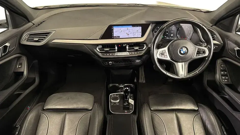 Used BMW 118 M Sport 138 HP (101 kW) 2020 White Hatchback