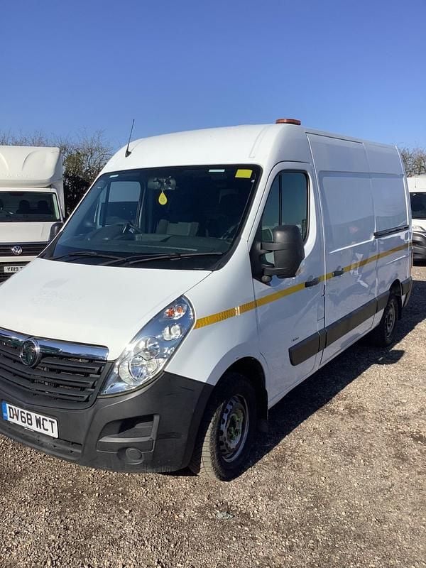 Used Vauxhall Movano 130 HP (95 kW) 2019 White MPV