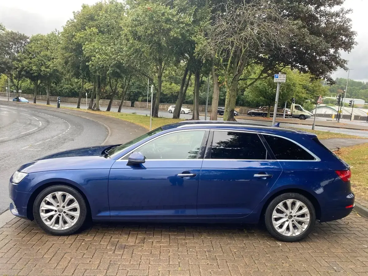Used Audi A4 2016 Blue Estate