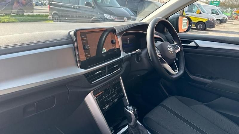 Used VW T-Roc Life 150 HP (110 kW) 2025 Indium grey metallic SUV