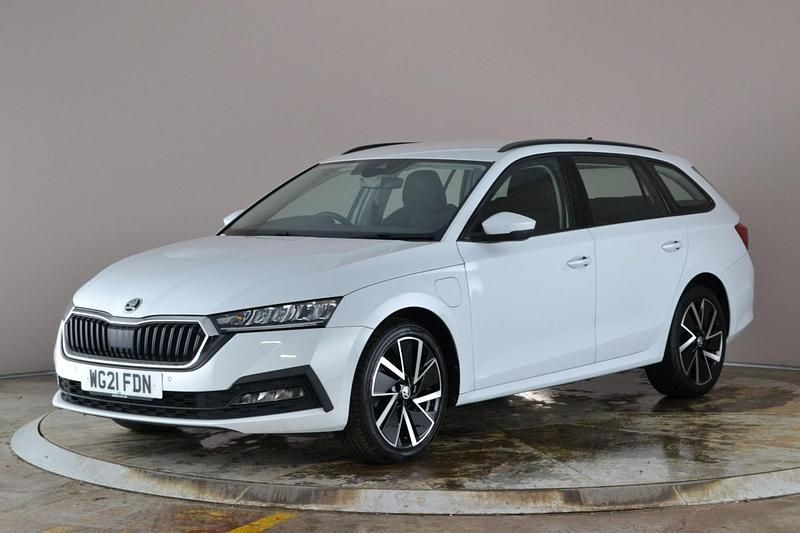 Used Skoda Octavia SE Technology 2021 White Estate