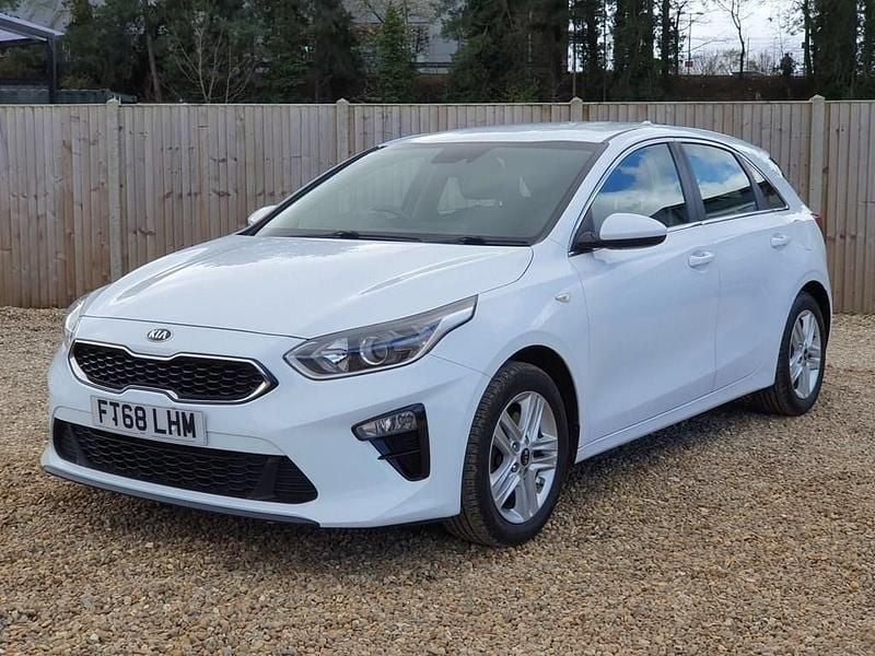 Used Kia Ceed 114 HP (83 kW) 2018 White Hatchback