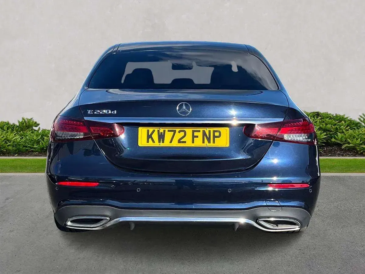 Used Mercedes E200 AMG Line Premium 196 HP (144 kW) 2023 Blue Sedan