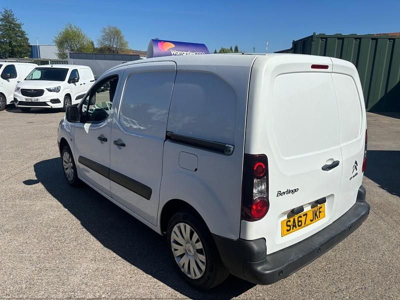 Used Citroën Berlingo 75 HP (55 kW) 2017 White MPV