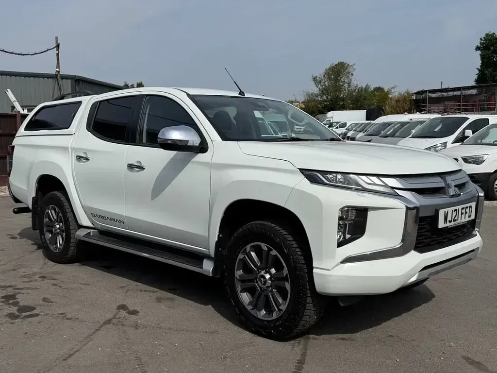 Used Mitsubishi L200 150 HP (110 kW) 2021 White Pickup