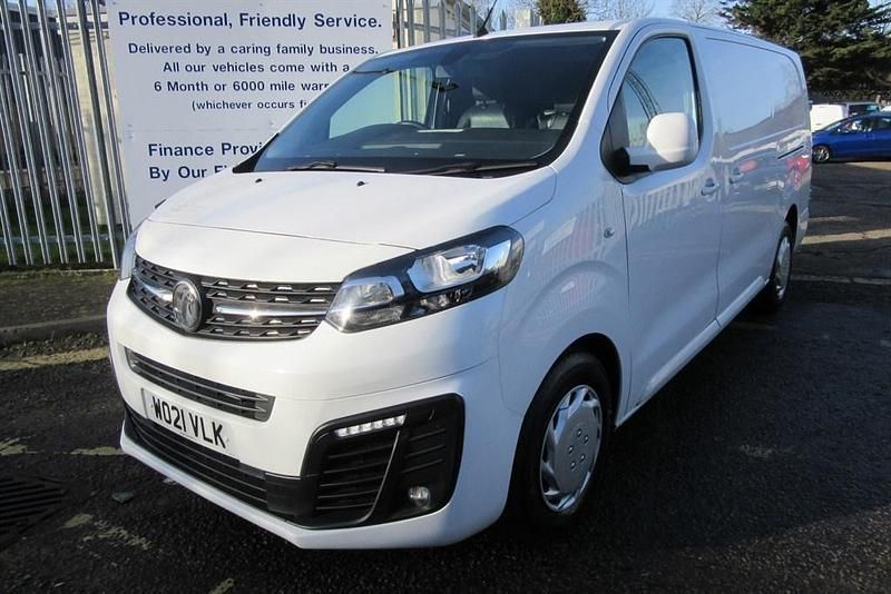 White Used 2021 Vauxhall Vivaro Sportive MPV | £12,450 (Fair price) - Image 1/4