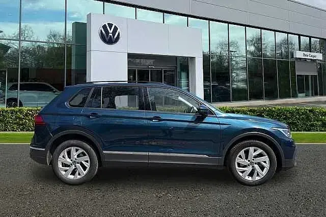 Used VW Tiguan Life 150 HP (110 kW) 2022 Blue SUV
