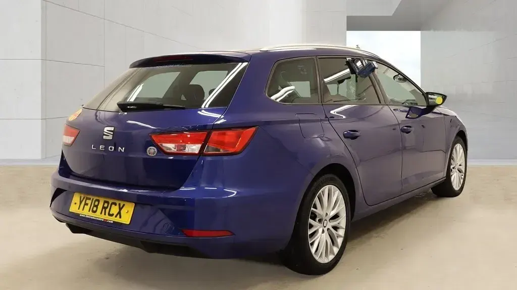 Begagnad Seat Leon SE Dynamic 2018 Blå Kombi