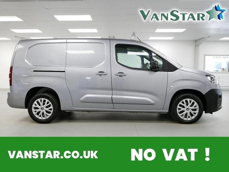Grey Used 2023 Citroën Berlingo MPV | £13,889 - Image 1/4