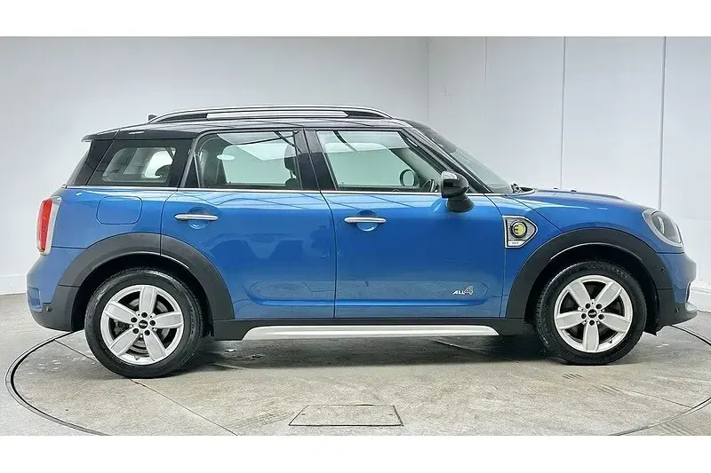 Used Mini Cooper Countryman 2018 Island blue SUV