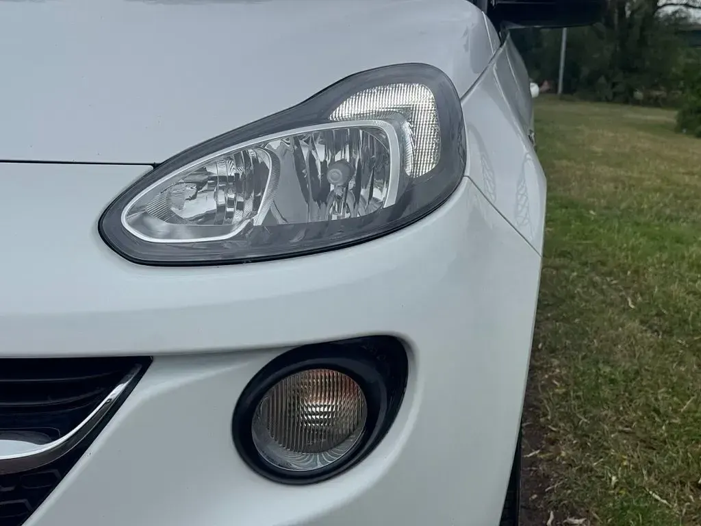 Used Vauxhall Adam Slam 100 HP (73 kW) 2015 White Hatchback