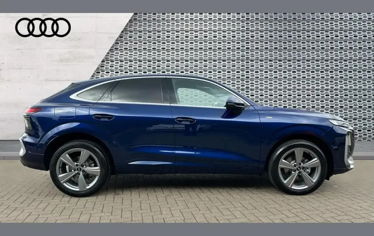 Used Audi Q3 S-Line 150 HP (110 kW) 2026 Blue SUV
