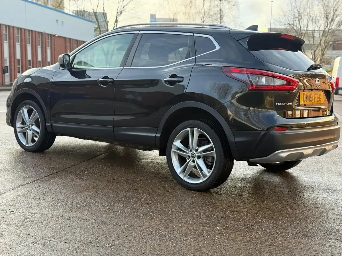 Used Nissan Qashqai N-Motion 140 HP (102 kW) 2019 Black SUV
