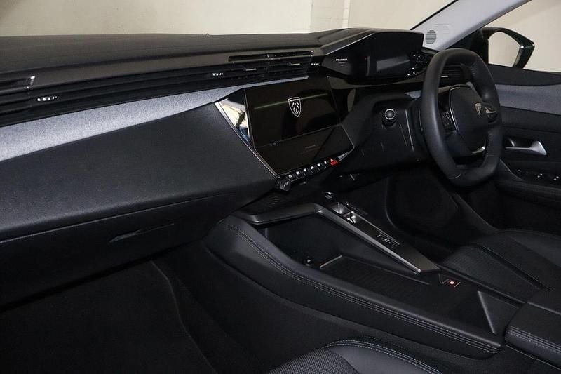 Used Peugeot 308 SW Allure Premium 178 HP (130 kW) 2022 Red Estate