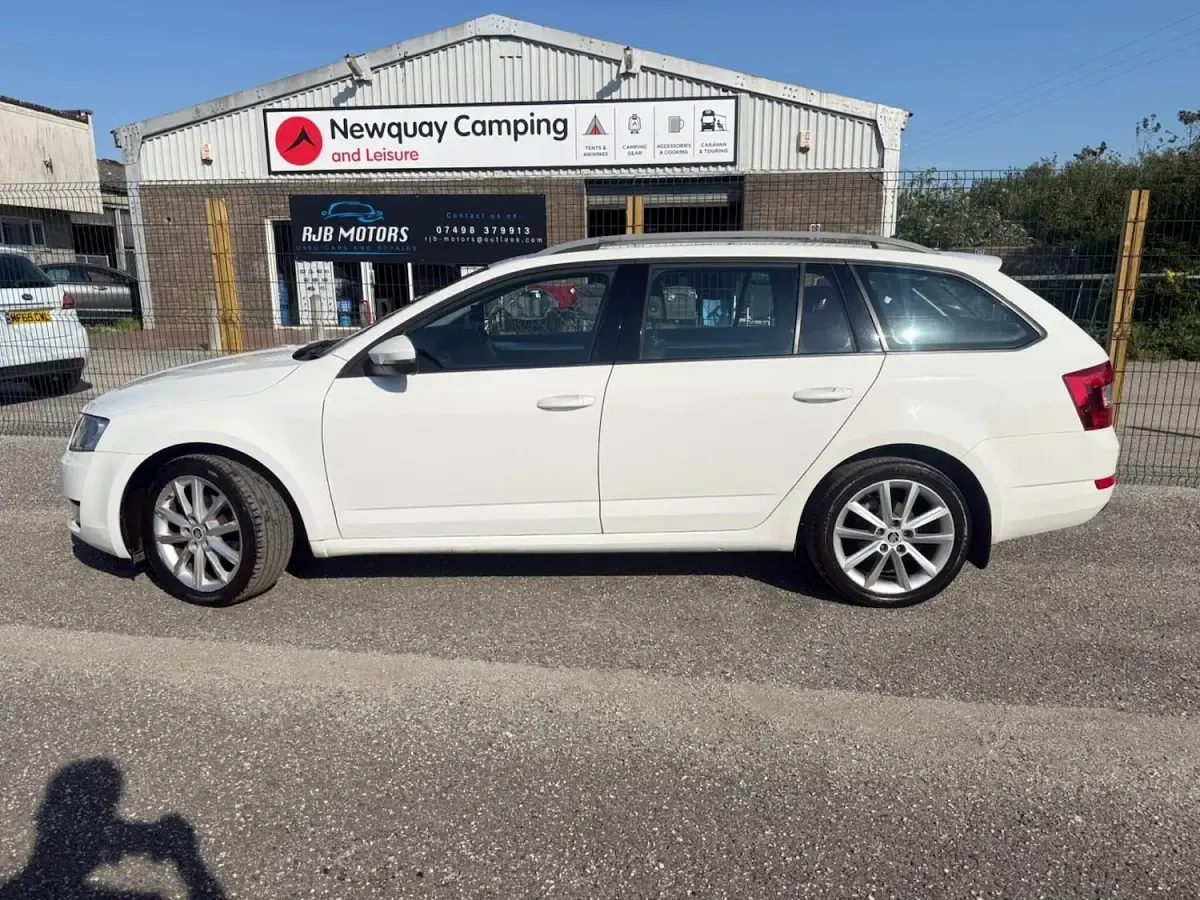 Used Skoda Octavia Elegance 150 HP (110 kW) 2014 White Estate