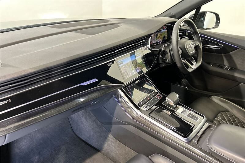 Used Audi SQ7 Comfort 507 HP (372 kW) 2022 Grey SUV