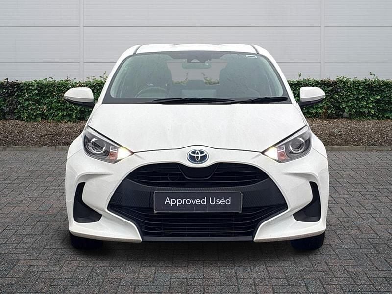 Used Toyota Yaris Hybrid 2023 White Hatchback