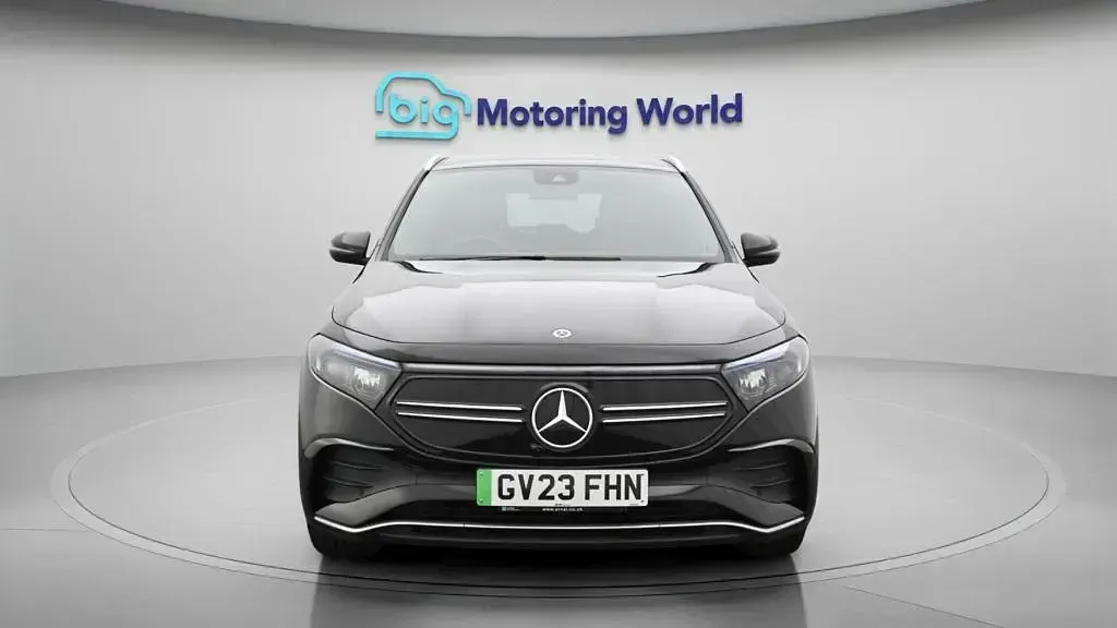 Begagnad Mercedes EQA300 AMG line 167 kW (228 HK) 2023 SUV